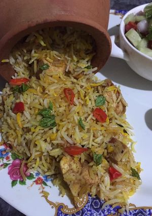 A picture of Boneless chicken biryani.