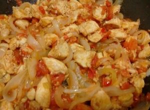 Una foto de Pollo a la mexicana sin chile 🎉