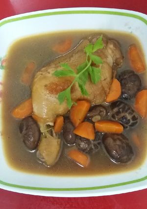 รูปของ สะโพกไก่ตุ๋นซีอิ๊ว