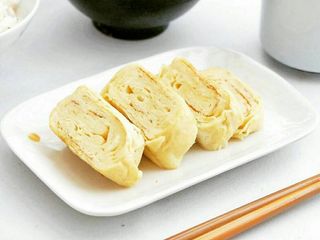 Tamagoyaki 卵焼き(Japanese Sweet ＆ Savory Egg Roll)