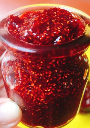 Hình của món Mứt mâm xôi.