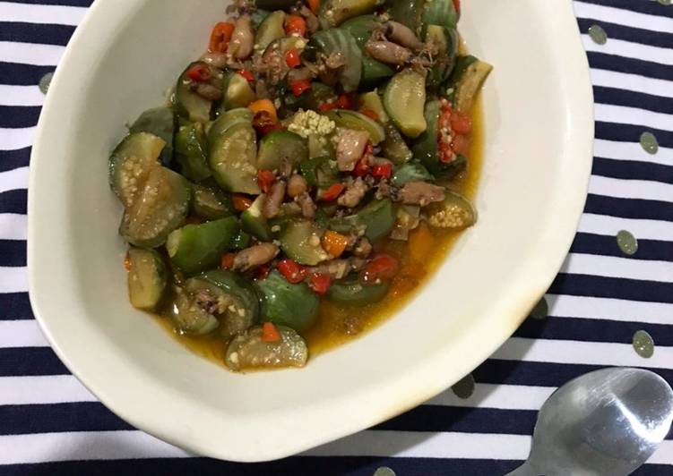 Oseng cumi asin terong bulat