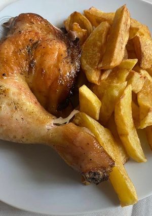 Una foto de Pollo a la brasa en casa