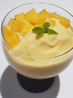 รูปของ สมูตตี้มะม่วงสุกปั่นโยเกิร์ต no sugar added