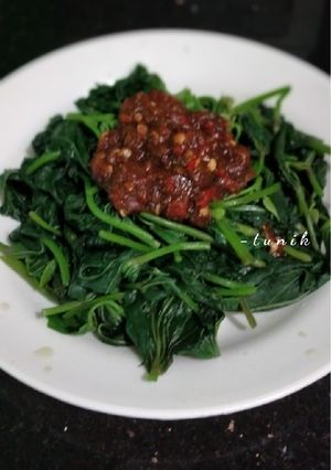 Foto resep Brambang Asem Daun Ubi Jalar