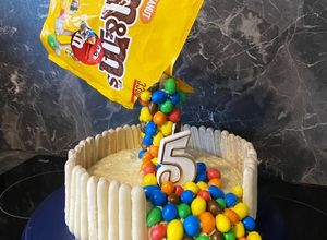 Une photo de 69• 🎂 Gravity Cake Vanille et crème au beurre noisette 🌰