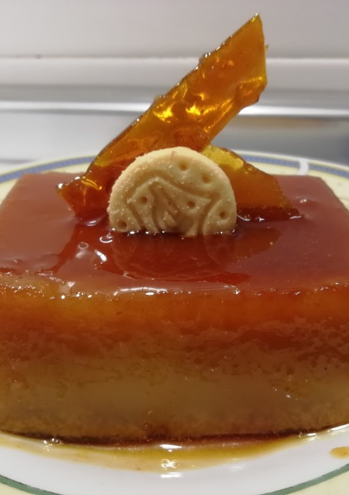 Una foto de Flan de almendras fácil y rico rico