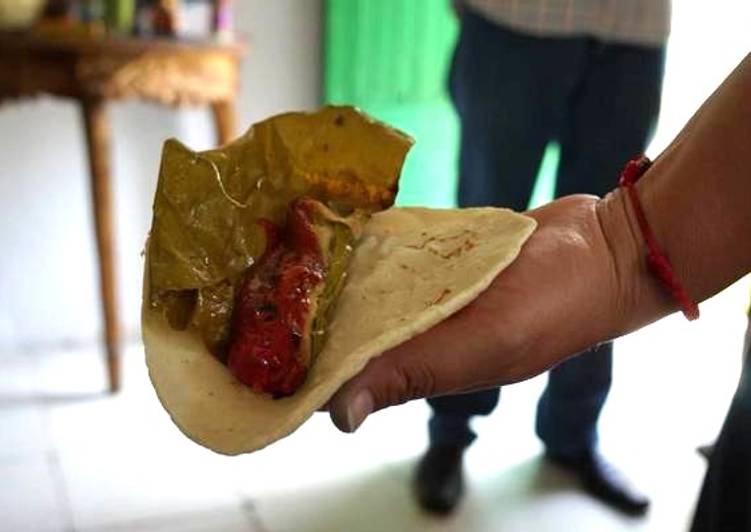 Tamal de birria en hoja de acelga correa para la candelaria