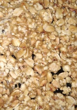 ચીક્કી (Chikki Recipe In Gujarati) રેસીપી મુખ્ય ફોટો