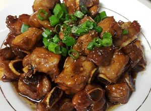 Hình của món Sườn non rim mặm (cực dễ).