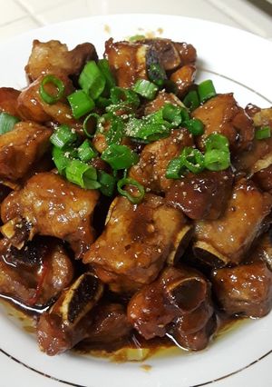 Hình của món Sườn non rim mặm (cực dễ).