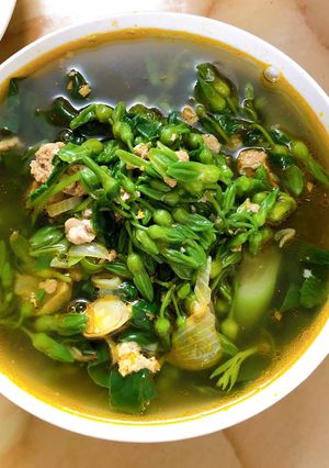 Hình của món Canh cua hoa thiên lý.