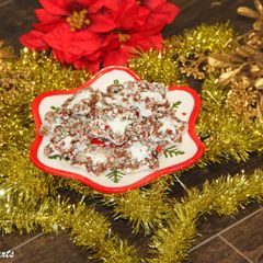 A picture of Chocolate Covered Snow Flake Pretzels.