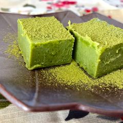 A picture of Japanese Matcha Soft Chocolate.