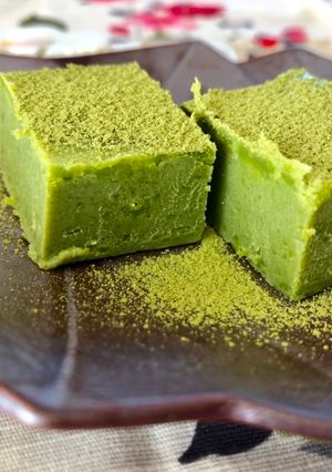A picture of Japanese Matcha Soft Chocolate.