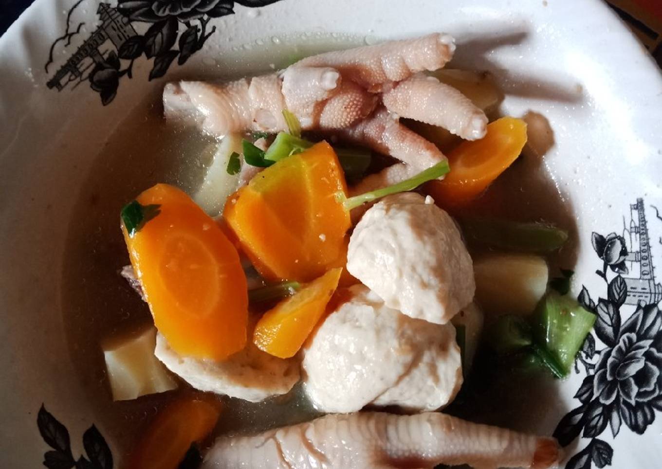 Sop ceker ayam + bakso