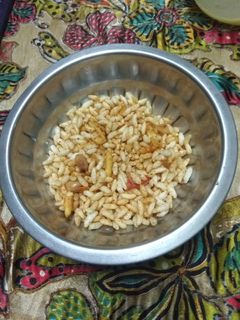 A picture of Dry bhel.