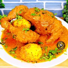 A picture of Shahi Murg Musallam Authentic Restaurant Style Recipe.