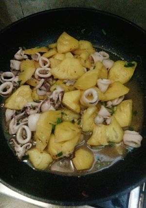 Hình của món Mực Xào Dứa (thơm).