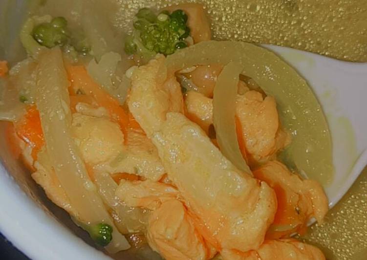 Salmon kuning santan susu (Mpasi 9m+ menu lengkap)