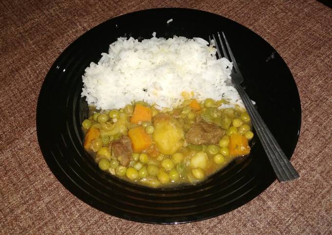 Recipe of Perfect Coconut Rice served with vegie stew #coconut contest#