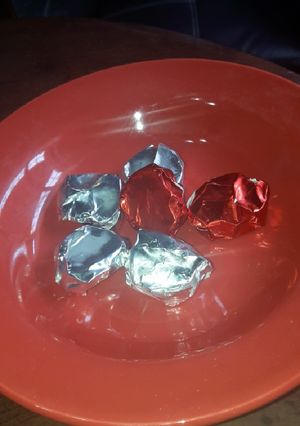 Una foto de Bombones en forma de corazón para regalar en san valentín❤🍫