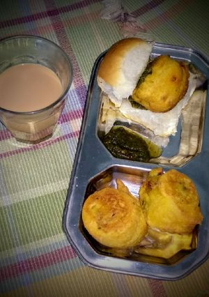 A picture of Batata wada Mumbai style.