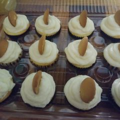 A picture of Banana Pudding Cupcakes.