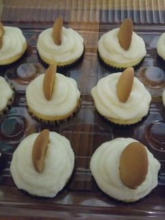 A picture of Banana Pudding Cupcakes.