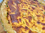 Una foto de tarta espinaca puerro
