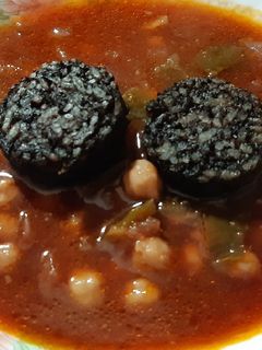 Una foto de Garbanzos con morcilla hecha en airfryer