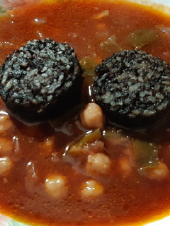 Una foto de Garbanzos con morcilla hecha en airfryer