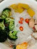 Bihun Sup Segera Dengan Salmon, Labu dan Brokoli