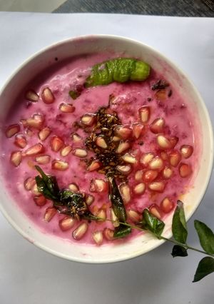 બીટરૂટ રાઇતુ (Beetroot Raita Recipe In Gujarati) રેસીપી મુખ્ય ફોટો