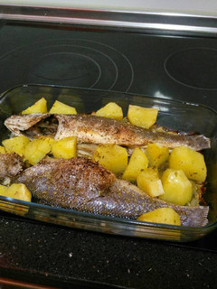 Una foto de Lubina al horno