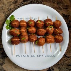 A picture of Potato crispy balls.