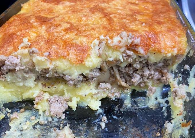 Картофельная запеканка с фаршем и грибами