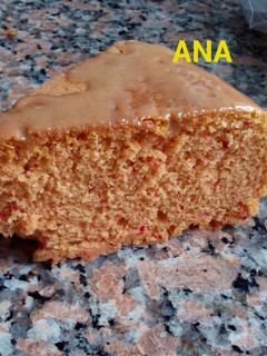 Una foto de Torta fácil y húmeda de dulce de leche en olla