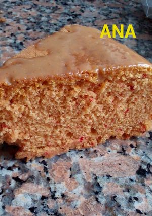 Una foto de Torta fácil y húmeda de dulce de leche en olla