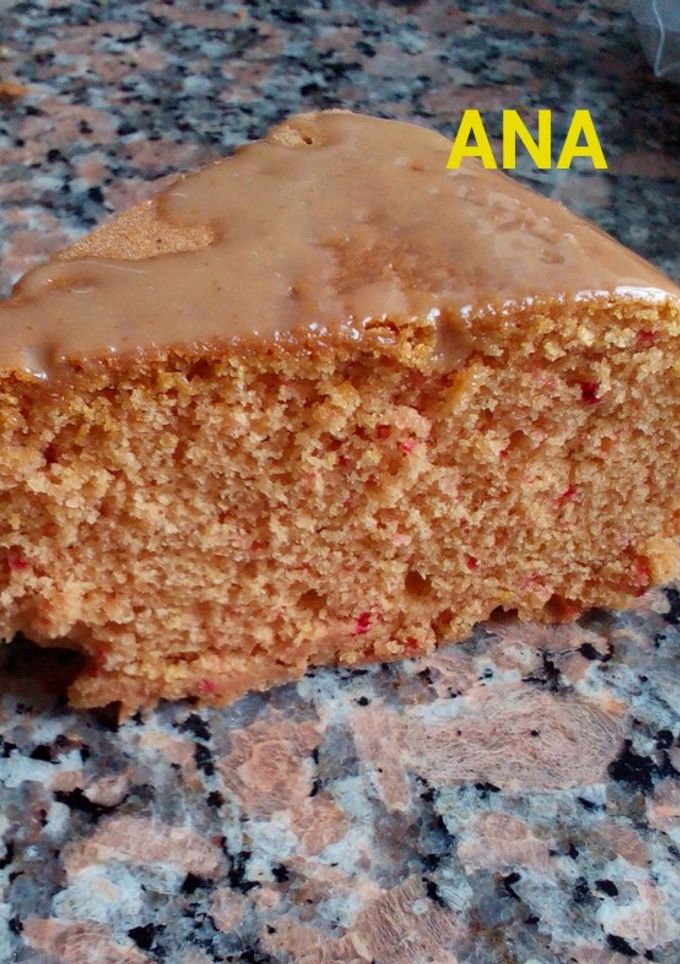 Una foto de Torta fácil y húmeda de dulce de leche en olla