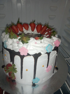 A picture of Ultimate Vanilla Cake.