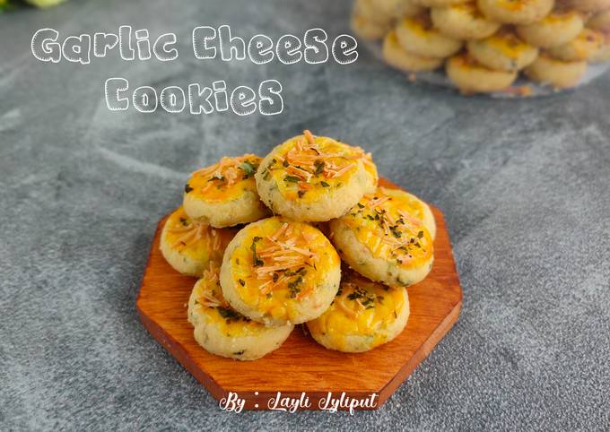 Garlic Cheese Cookies