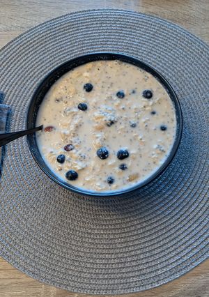 A picture of Healthy Blueberry Cheesecake Overnight Oats!!.