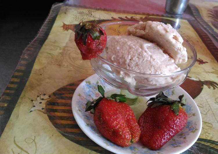 Easy Recipe: Tasty Strawberry icecream