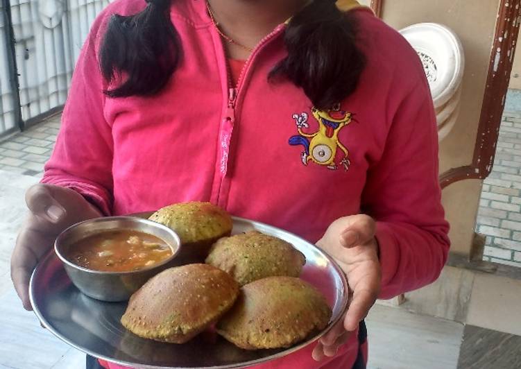 Methi kachori and aloo jhol