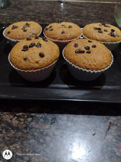 வெண்ணிலா சாக்லெட் சிப்ஸ் கப் கேக் (Vannila chocolate chips cookies recipe in tamil) செய்முறை முக்கிய புகைப்படம்