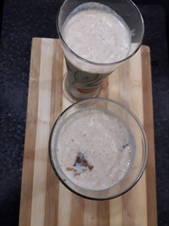 A picture of Dates smoothy without sugar.