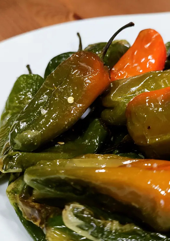 Una foto de Pimientos del padrón en air fryer