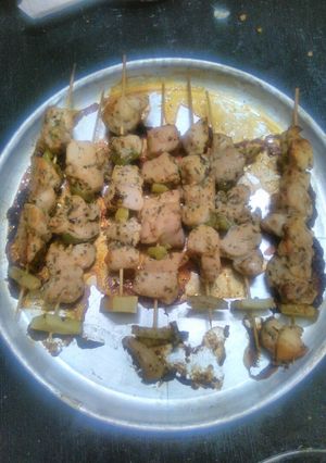 Una foto de Brochetas de pollo