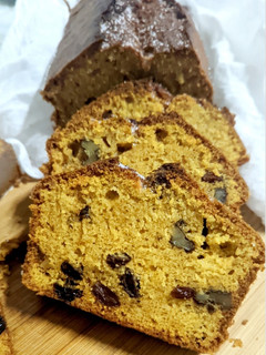 Foto principal de Torta de zanahoria especiada con nueces y pasas